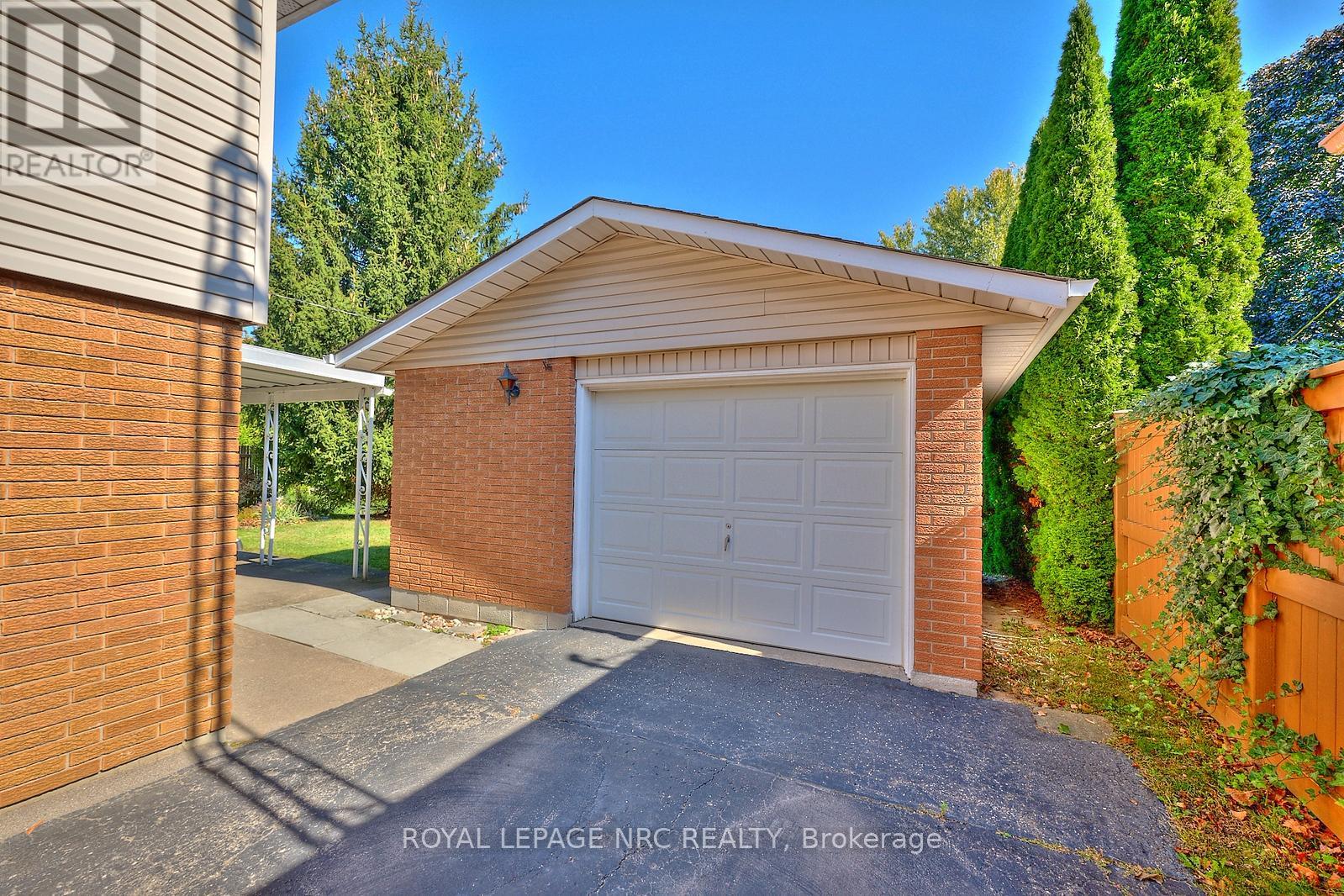 8 La Salle Drive, St. Catharines, Ontario  L2M 2E4 - Photo 2 - X12723636