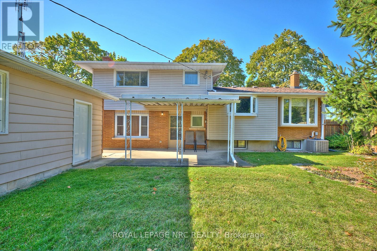 8 La Salle Drive, St. Catharines, Ontario  L2M 2E4 - Photo 3 - X12723636