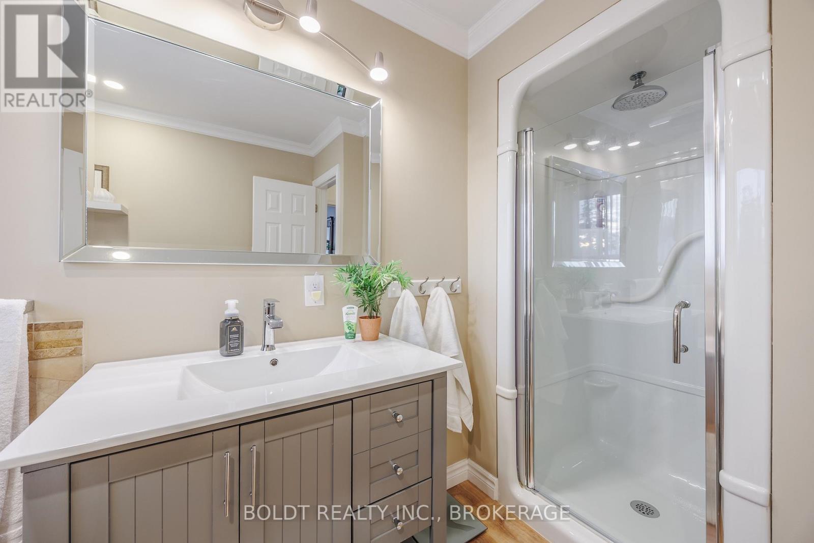 5 Upper Canada Drive, St. Catharines, Ontario  L2N 3H3 - Photo 21 - X12723838