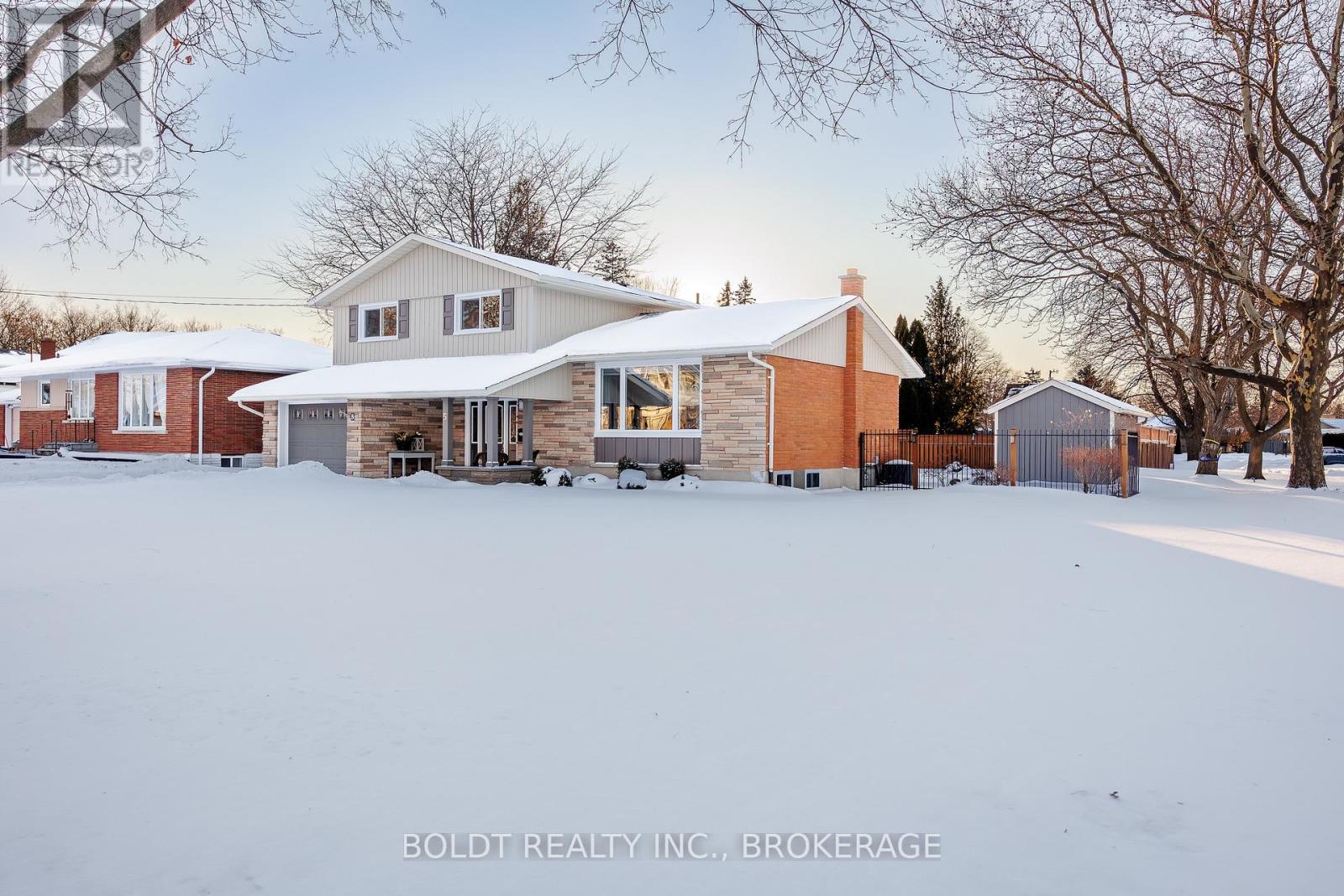 5 Upper Canada Drive, St. Catharines, Ontario  L2N 3H3 - Photo 4 - X12723838