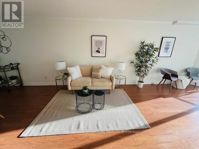 206 - 356 Mcrae Drive, Toronto, Ontario  M4G 4G4 - Photo 7 - C12723574