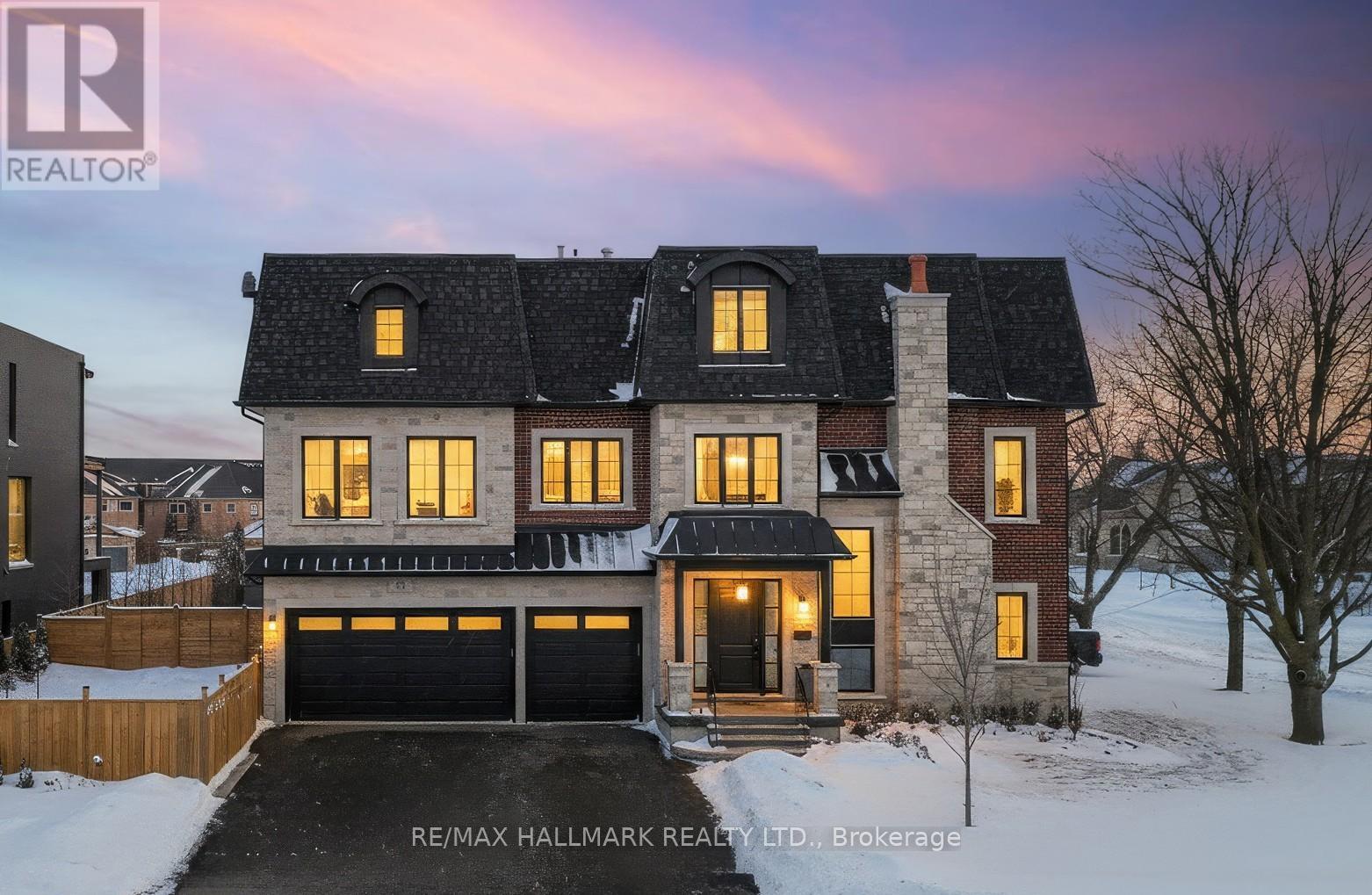 31 NAUGHTON DRIVE, Richmond Hill, Ontario