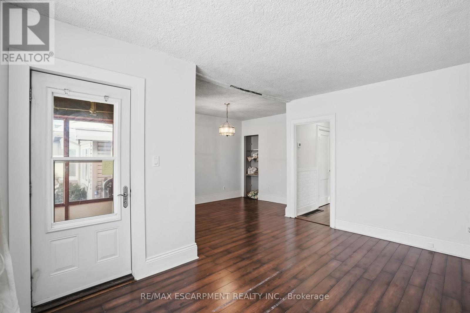 246 Cope Street, Hamilton, Ontario  L8H 5B5 - Photo 9 - X12518404