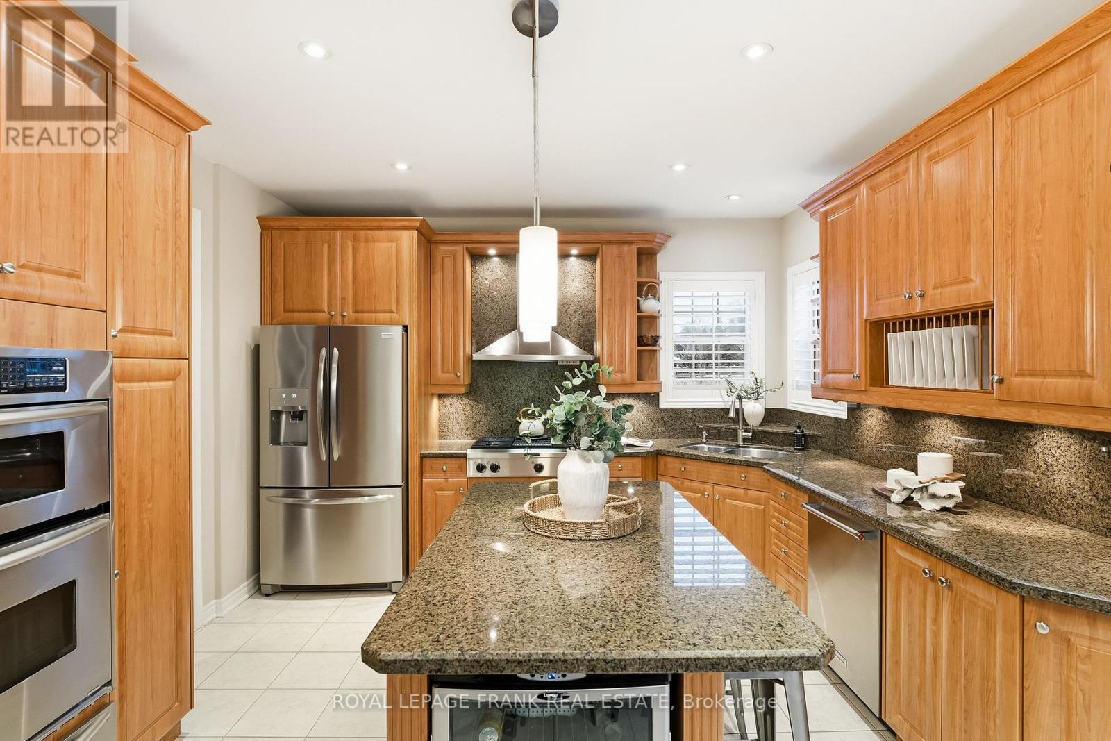 2 Braddock Court, Whitby, Ontario L1M 2N1 - Photo 16 - E12723784