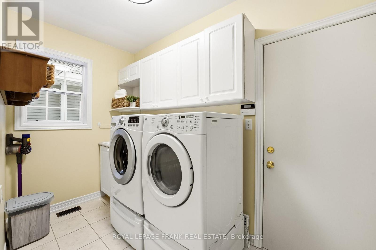 2 Braddock Court, Whitby, Ontario L1M 2N1 - Photo 19 - E12723784