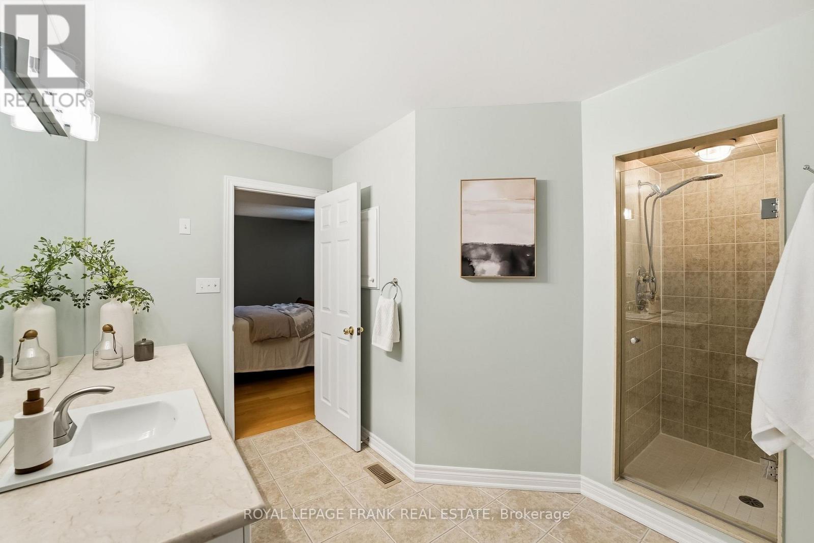 2 Braddock Court, Whitby, Ontario L1M 2N1 - Photo 23 - E12723784