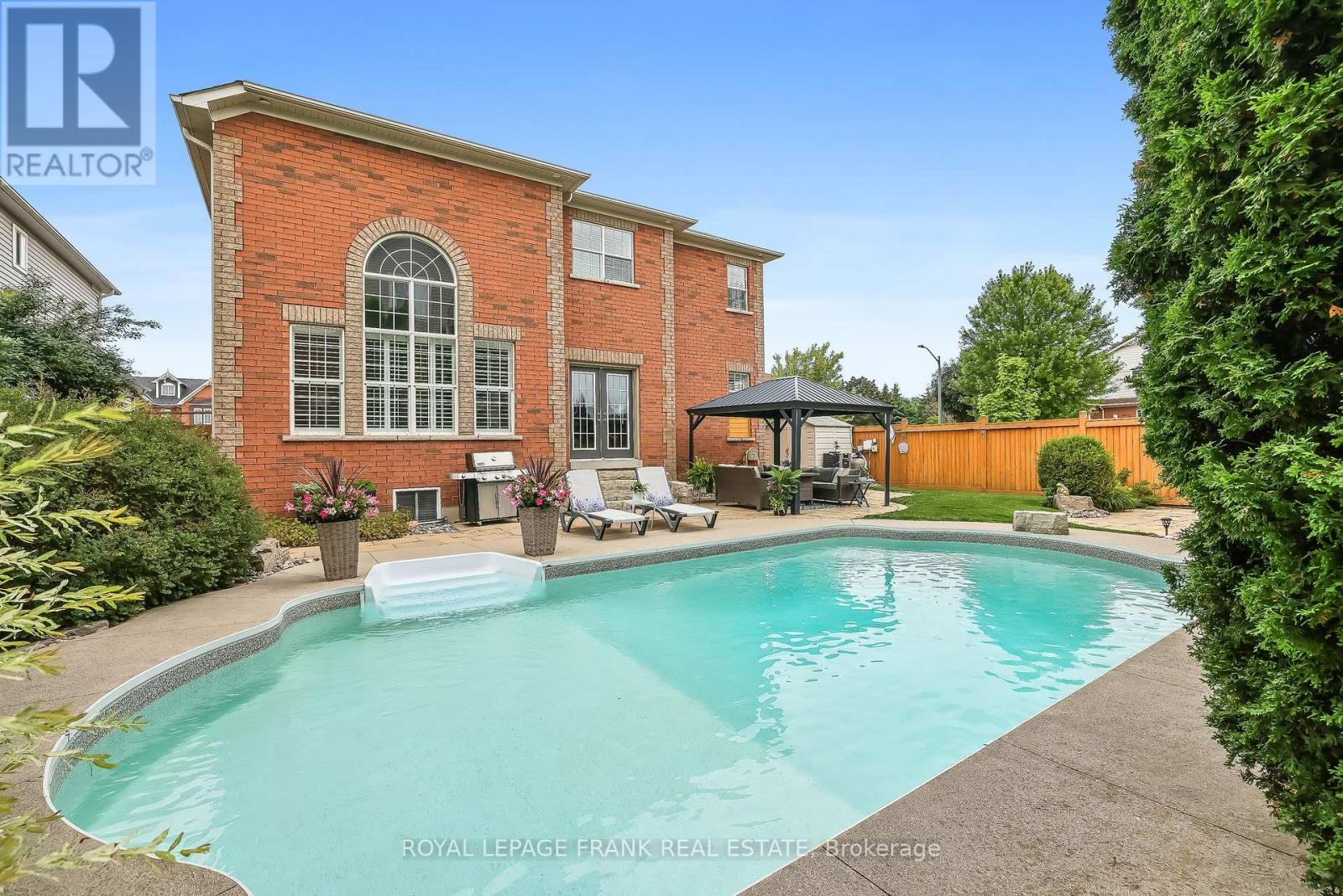 2 Braddock Court, Whitby, Ontario L1M 2N1 - Photo 37 - E12723784