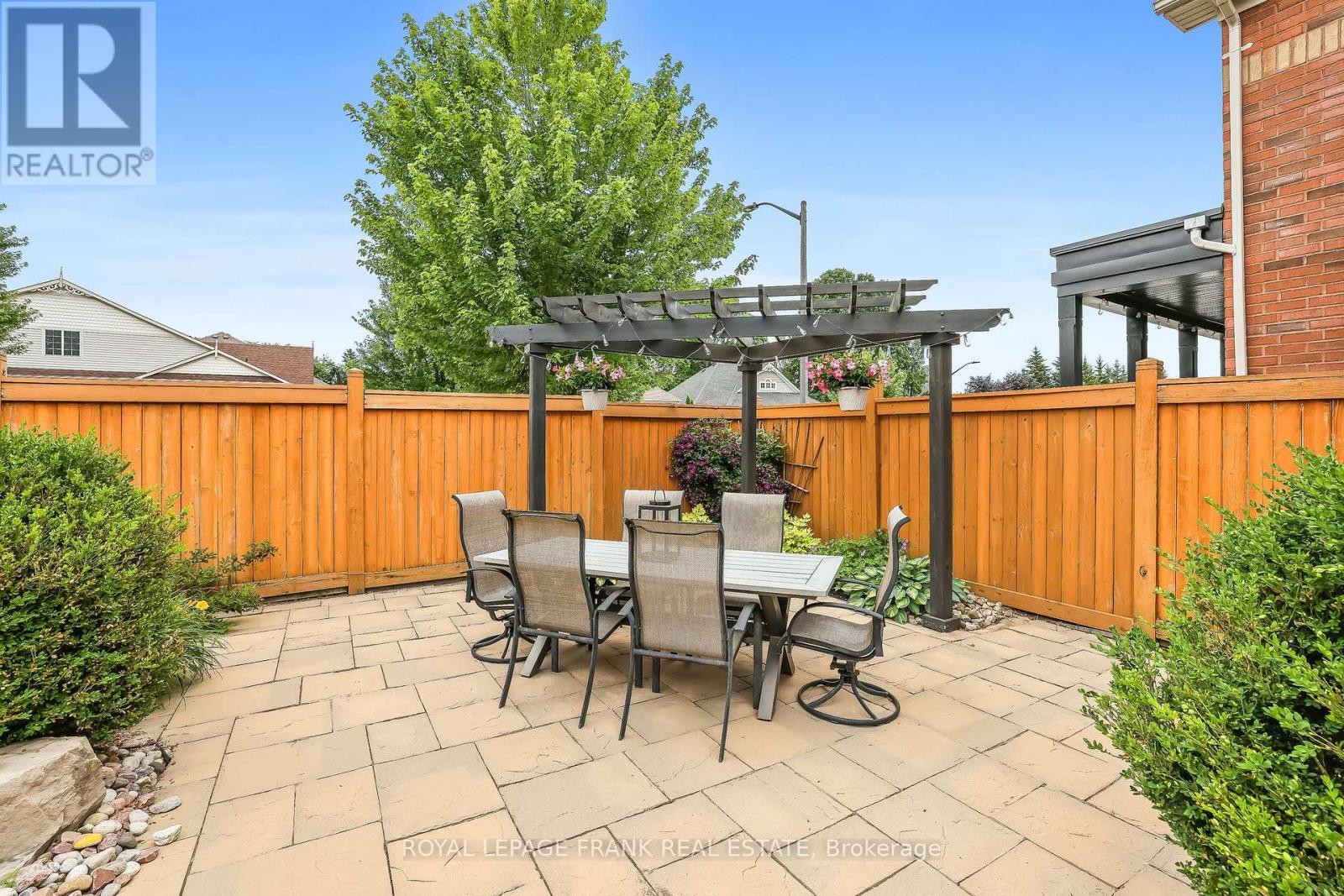 2 Braddock Court, Whitby, Ontario L1M 2N1 - Photo 38 - E12723784