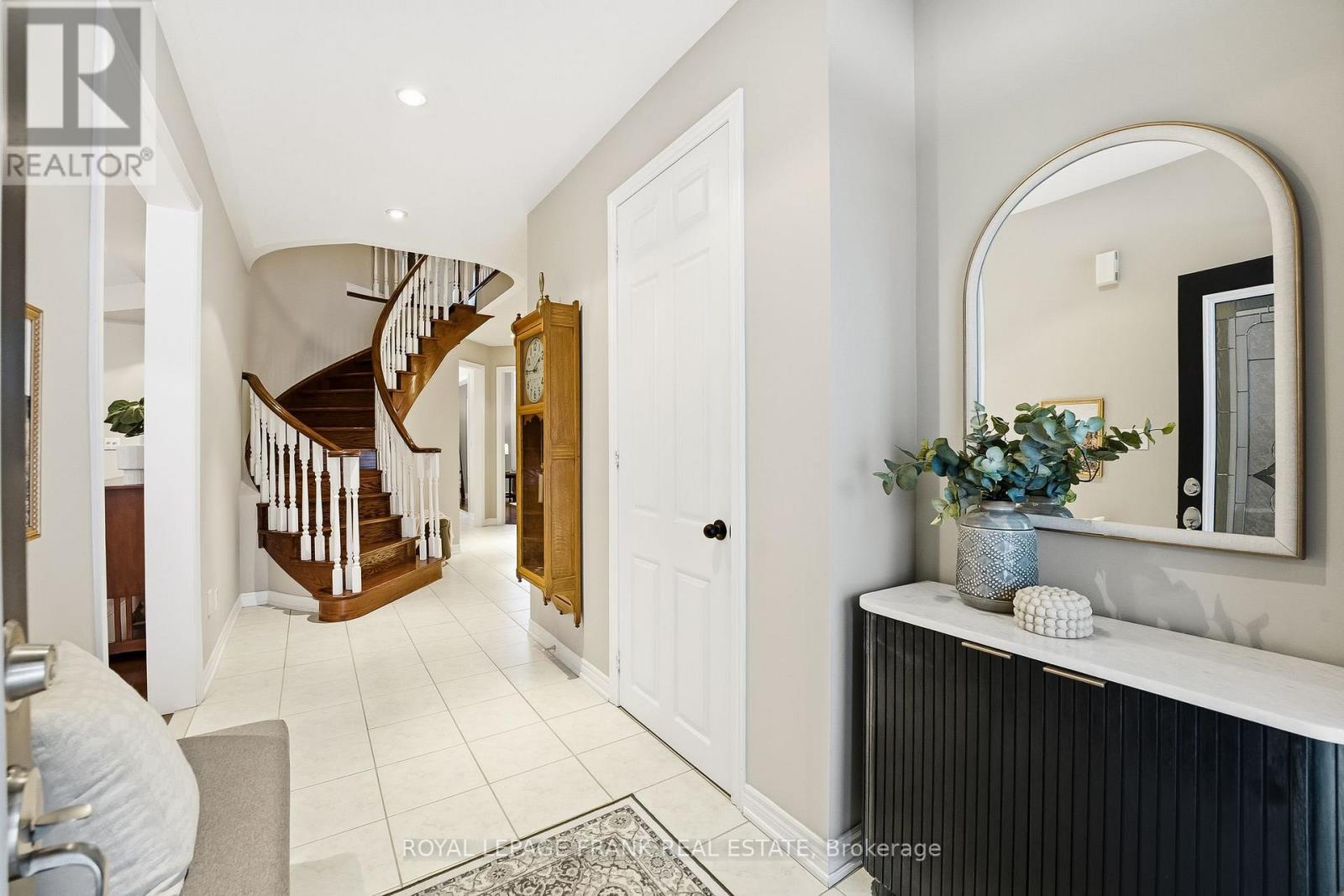 2 Braddock Court, Whitby, Ontario L1M 2N1 - Photo 5 - E12723784