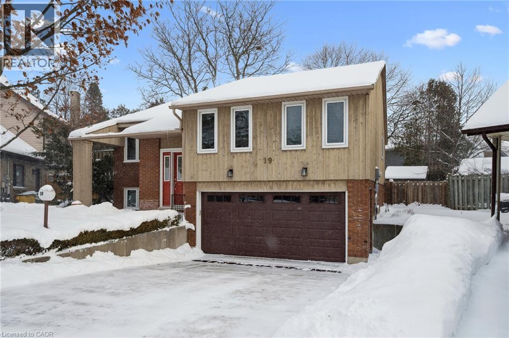 19 Broadview Court, Kitchener, Ontario  N2A 2X8 - Photo 2 - 40798739