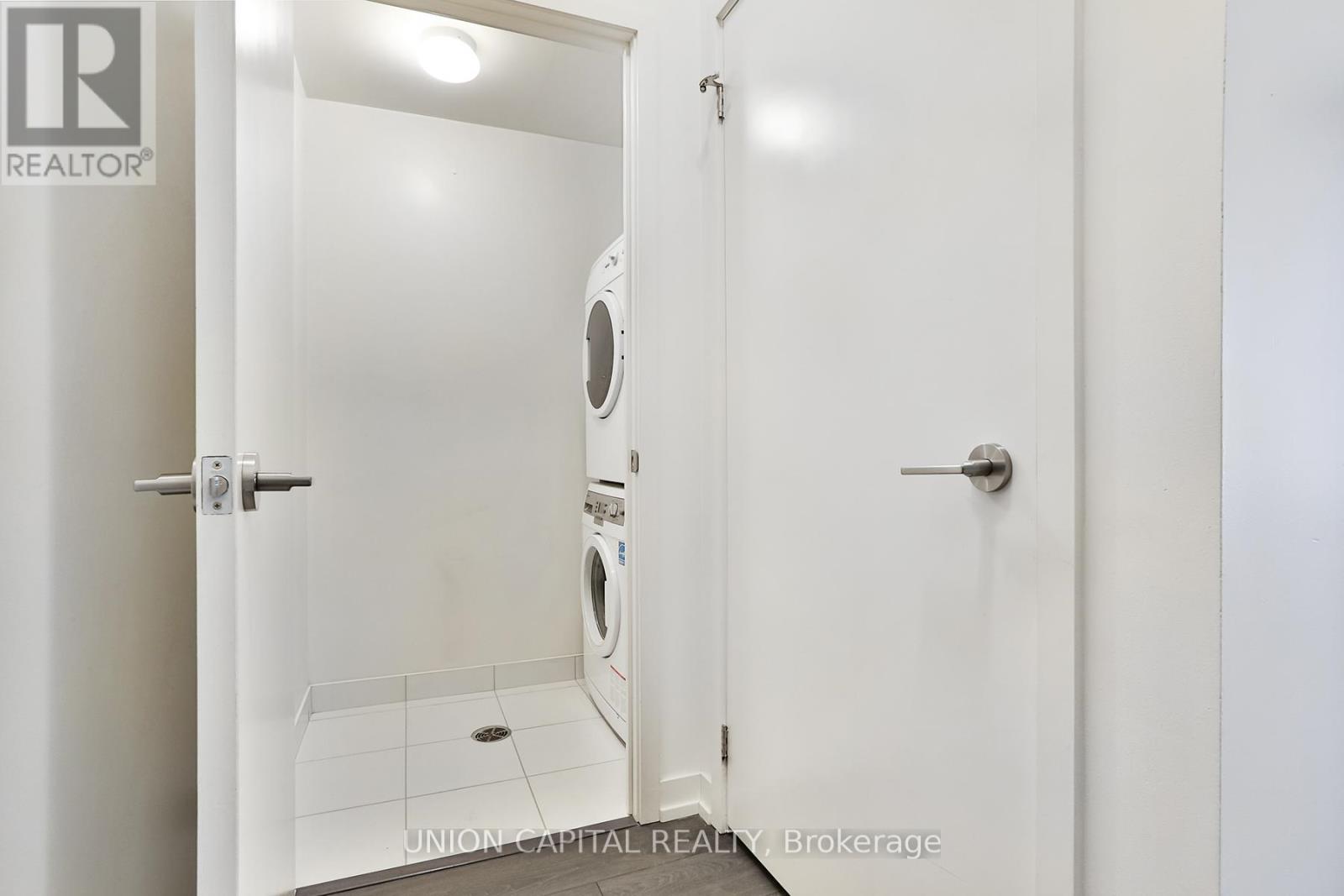 210 - 200 Sackville Street, Toronto, Ontario  M5A 0B9 - Photo 17 - C12723732