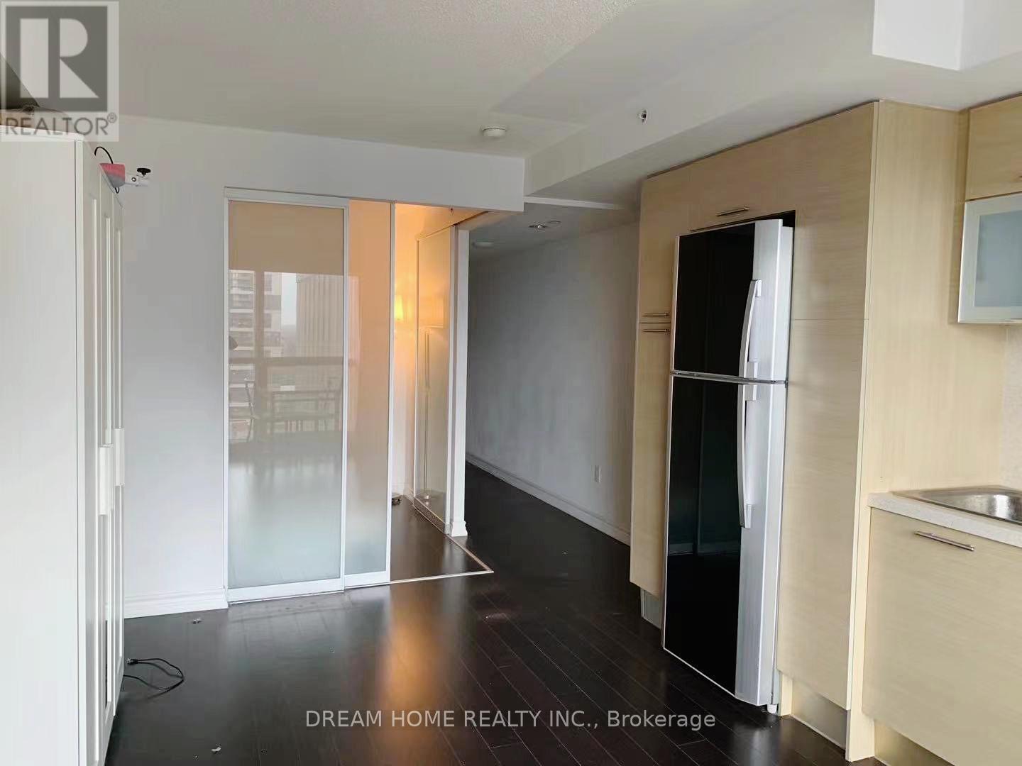 1806 - 386 Yonge Street, Toronto, Ontario  M5B 0A5 - Photo 5 - C12723742