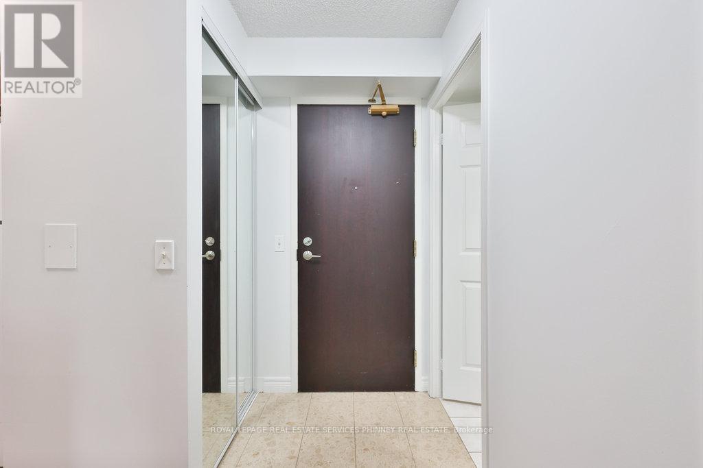 708 - 30 Grand Trunk Crescent, Toronto, Ontario  M5J 3A4 - Photo 6 - C12723750