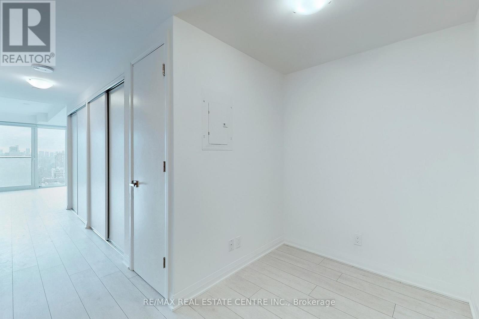 1401 - 99 Foxbar Road, Toronto, Ontario  M4V 0B2 - Photo 12 - C12723758