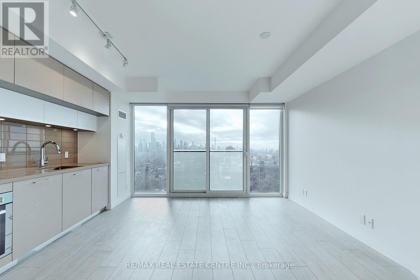 1401 - 99 Foxbar Road, Toronto, Ontario  M4V 0B2 - Photo 3 - C12723758