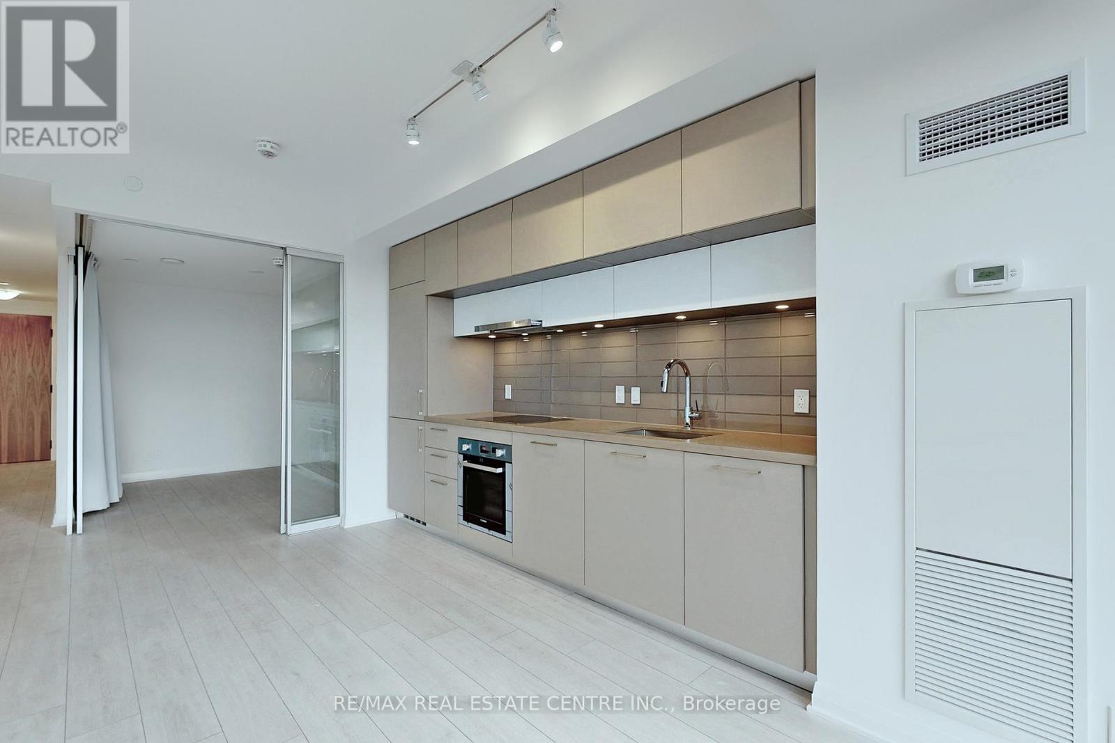 1401 - 99 Foxbar Road, Toronto, Ontario  M4V 0B2 - Photo 7 - C12723758