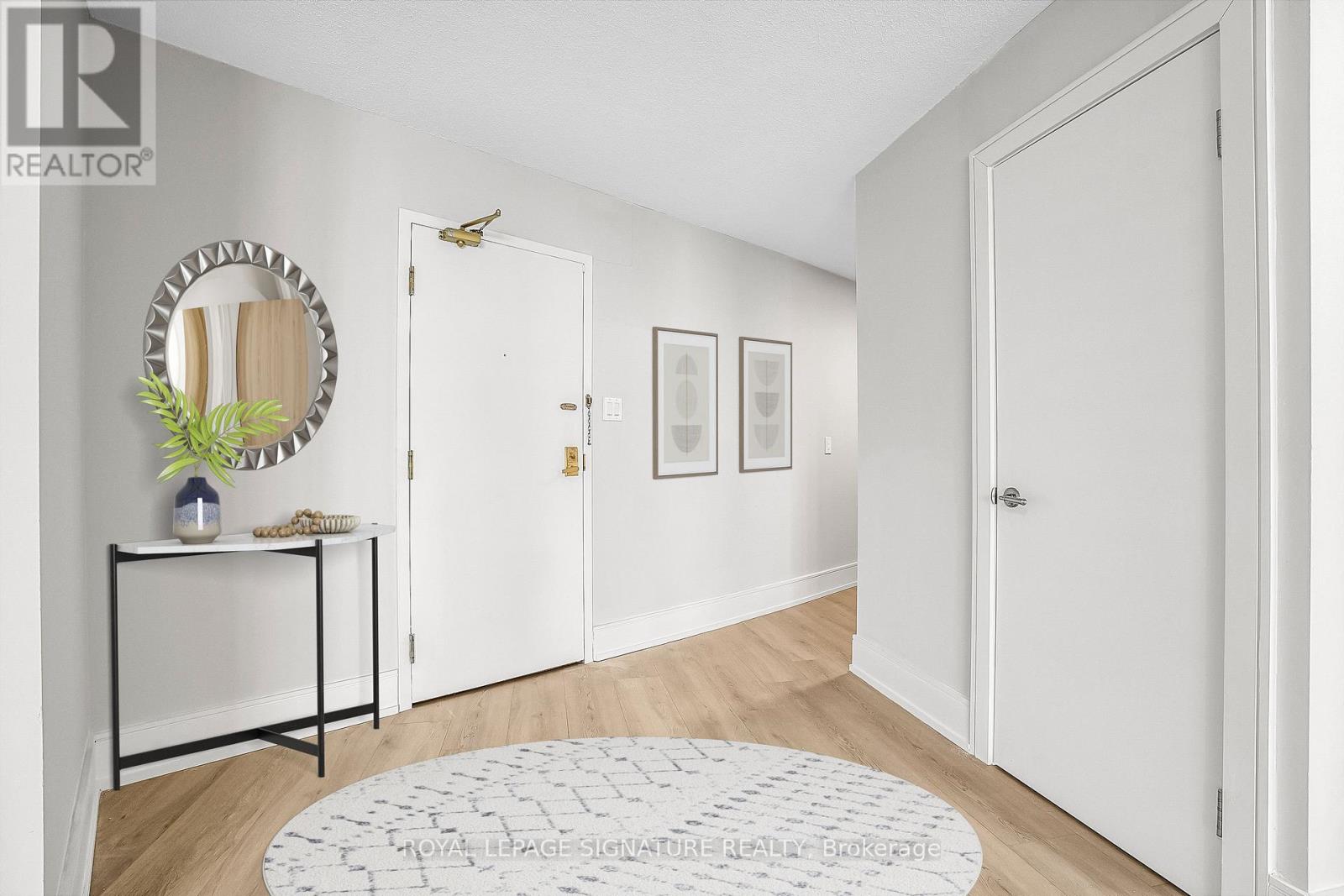 2507 - 270 Queens Quay W, Toronto, Ontario  M5J 2N4 - Photo 3 - C12723792