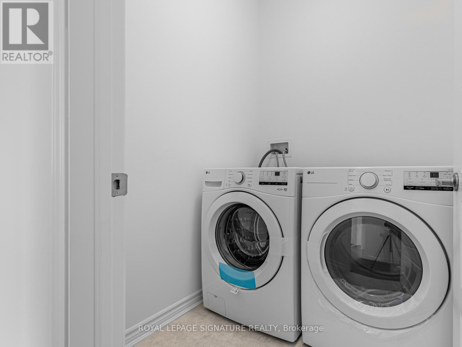 1747 Mineral Springs Way, Pickering, Ontario  L1X 0J2 - Photo 29 - E12723688