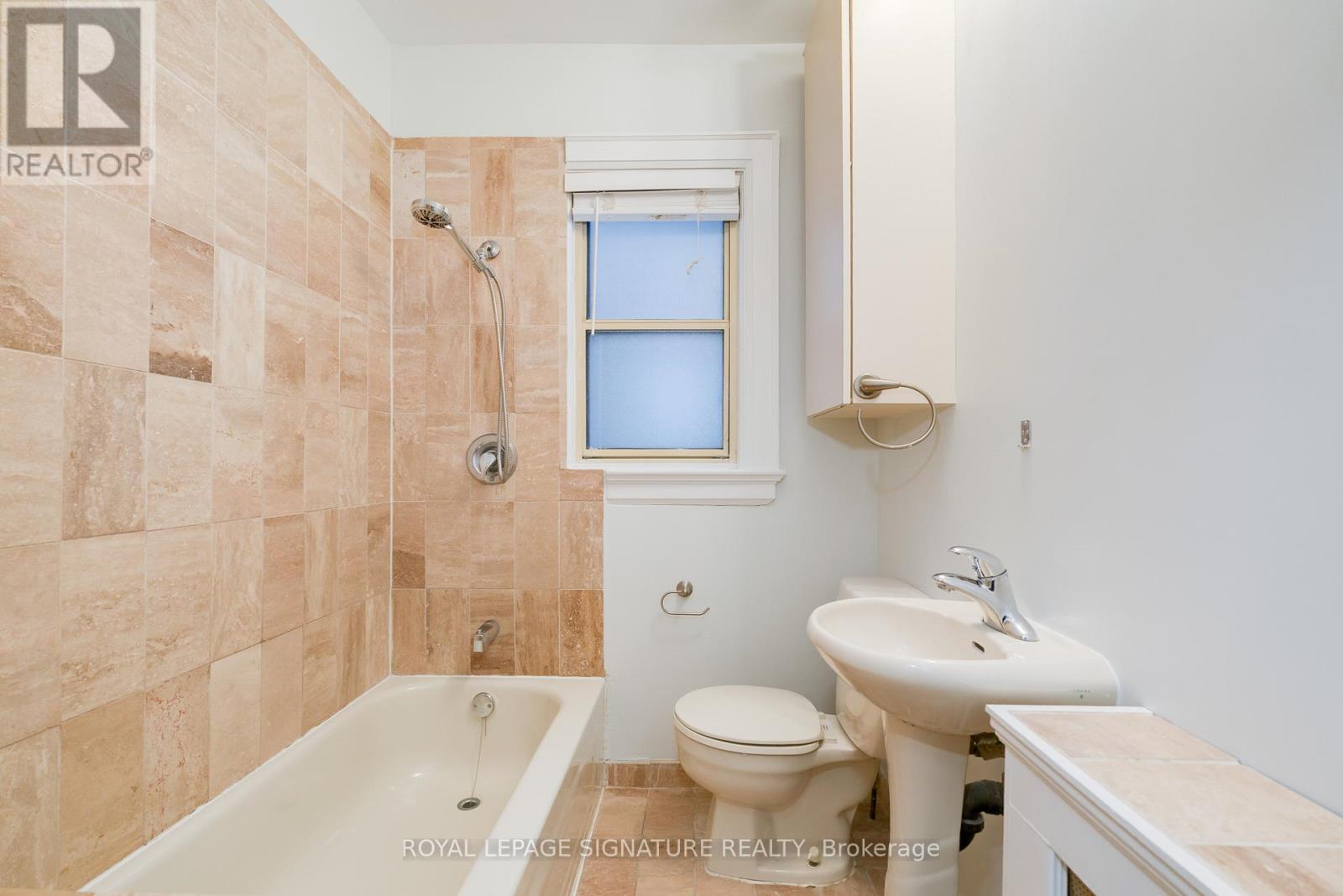 27 Hillsboro Avenue, Toronto, Ontario  M5R 1S6 - Photo 6 - C12722748