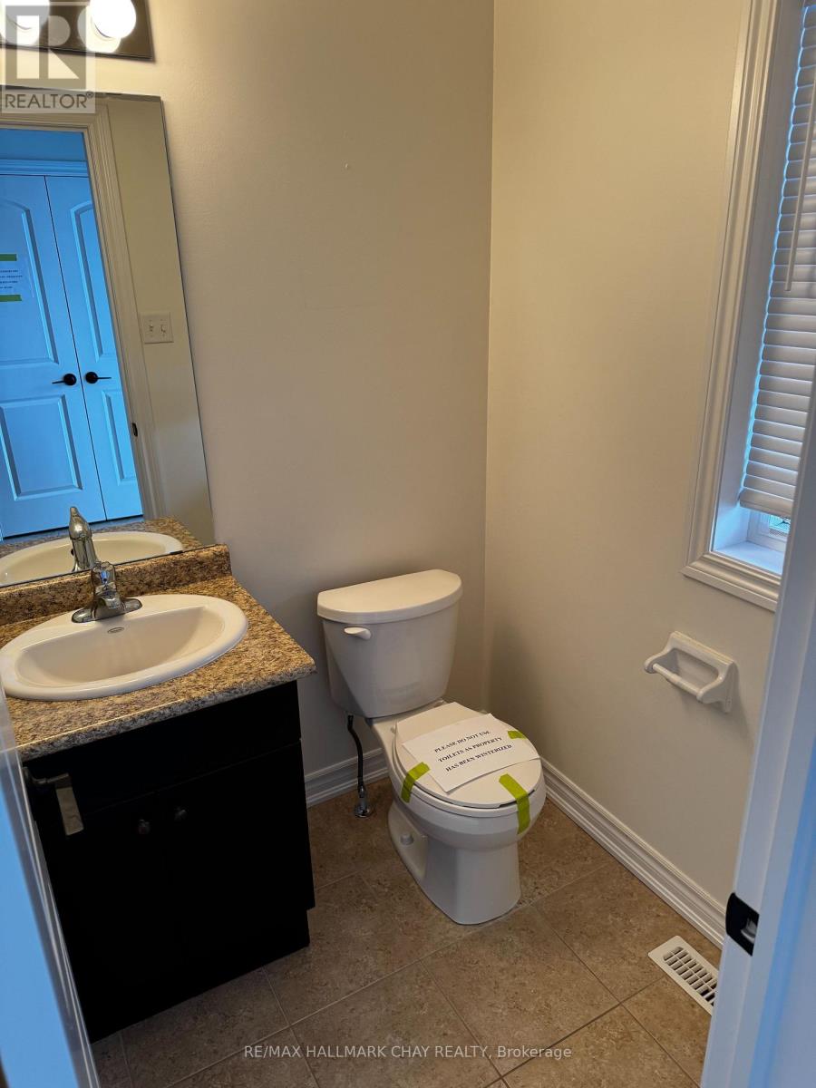 77 White Crescent, Barrie (Holly), Ontario L4N 5Z9 - Photo 11 - S12723646