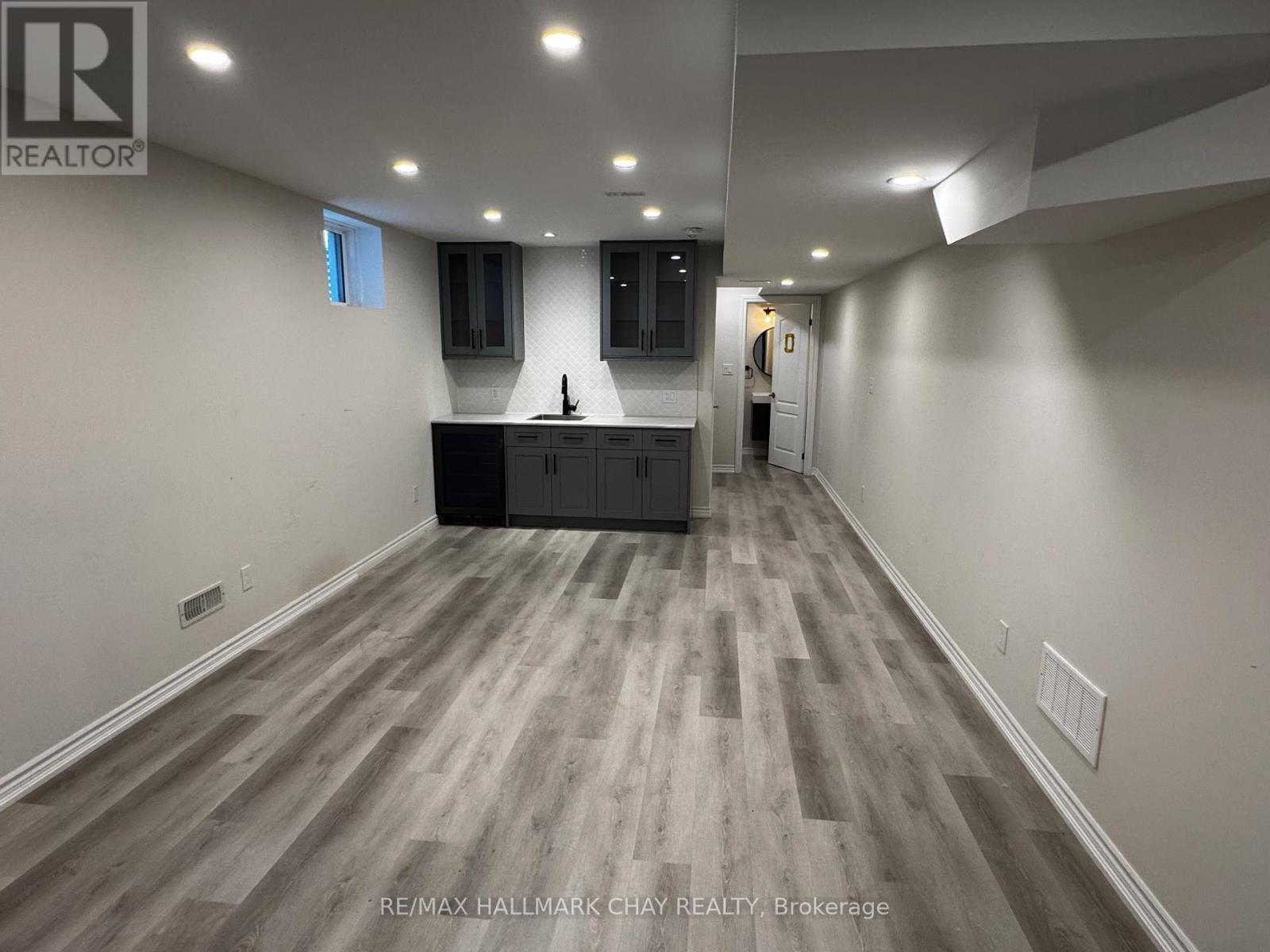 77 White Crescent, Barrie (Holly), Ontario L4N 5Z9 - Photo 13 - S12723646