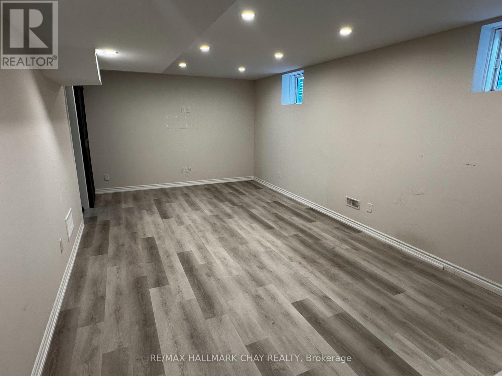 77 White Crescent, Barrie (Holly), Ontario L4N 5Z9 - Photo 14 - S12723646