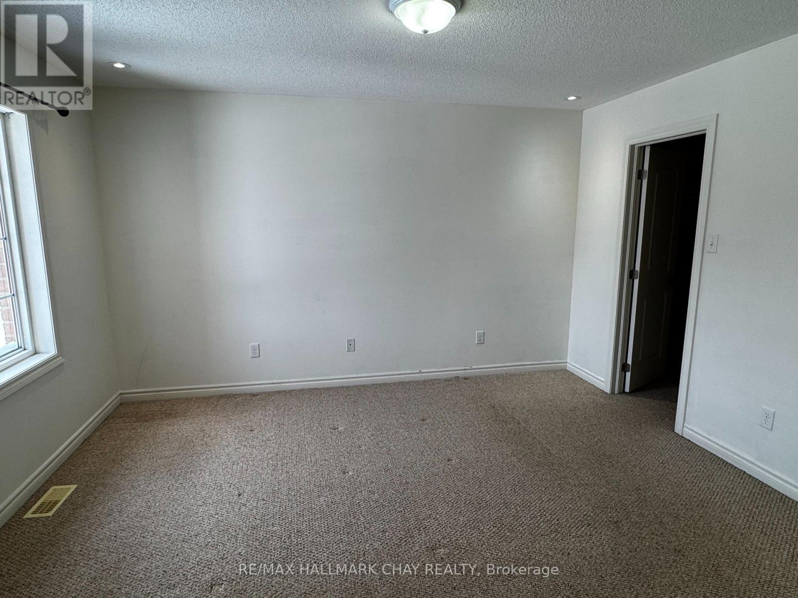 77 White Crescent, Barrie (Holly), Ontario L4N 5Z9 - Photo 22 - S12723646