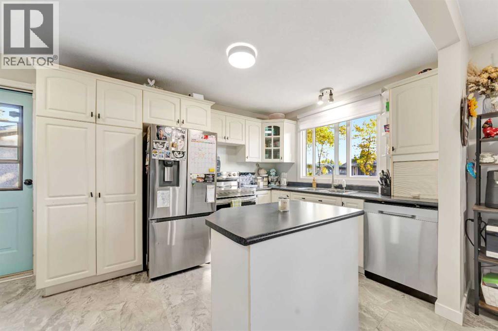 4710 37 Street, Lloydminster, Saskatchewan  S9V 0A6 - Photo 3 - A2281159