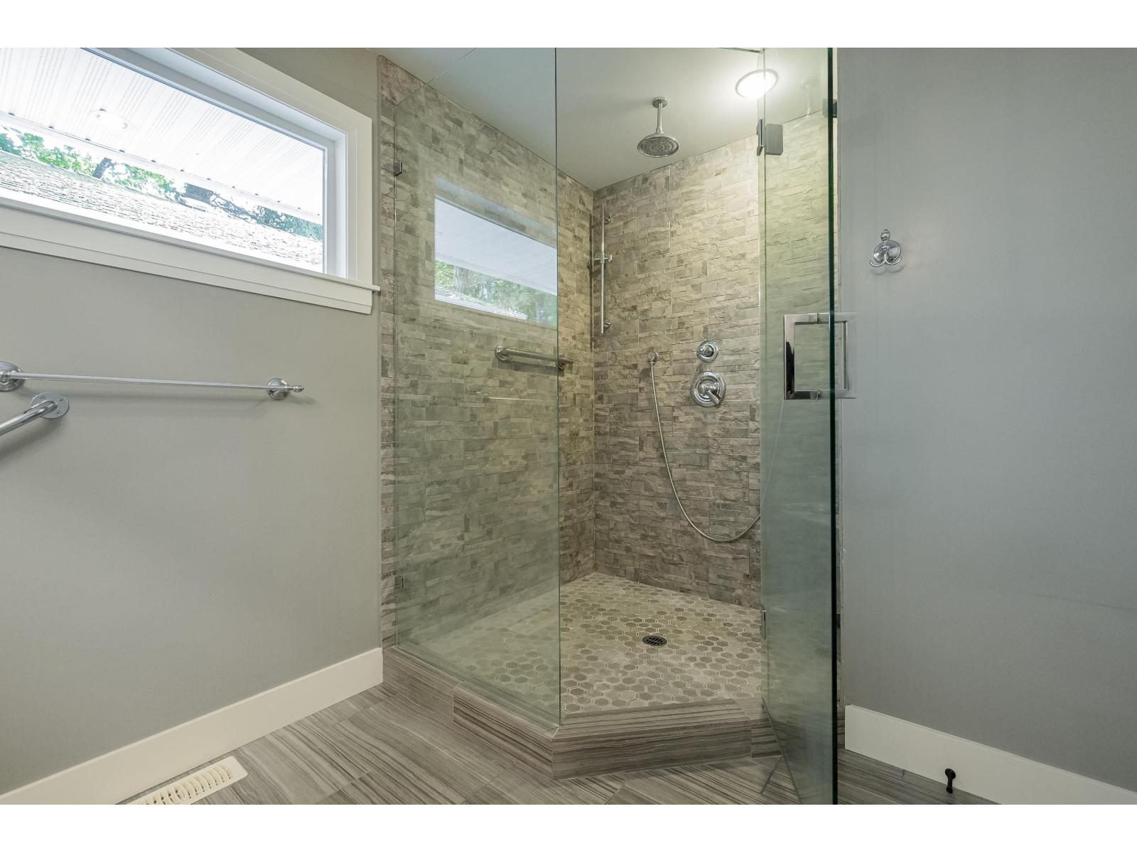 21793 48a Avenue, Langley, British Columbia  V3A 3P7 - Photo 6 - R3081840