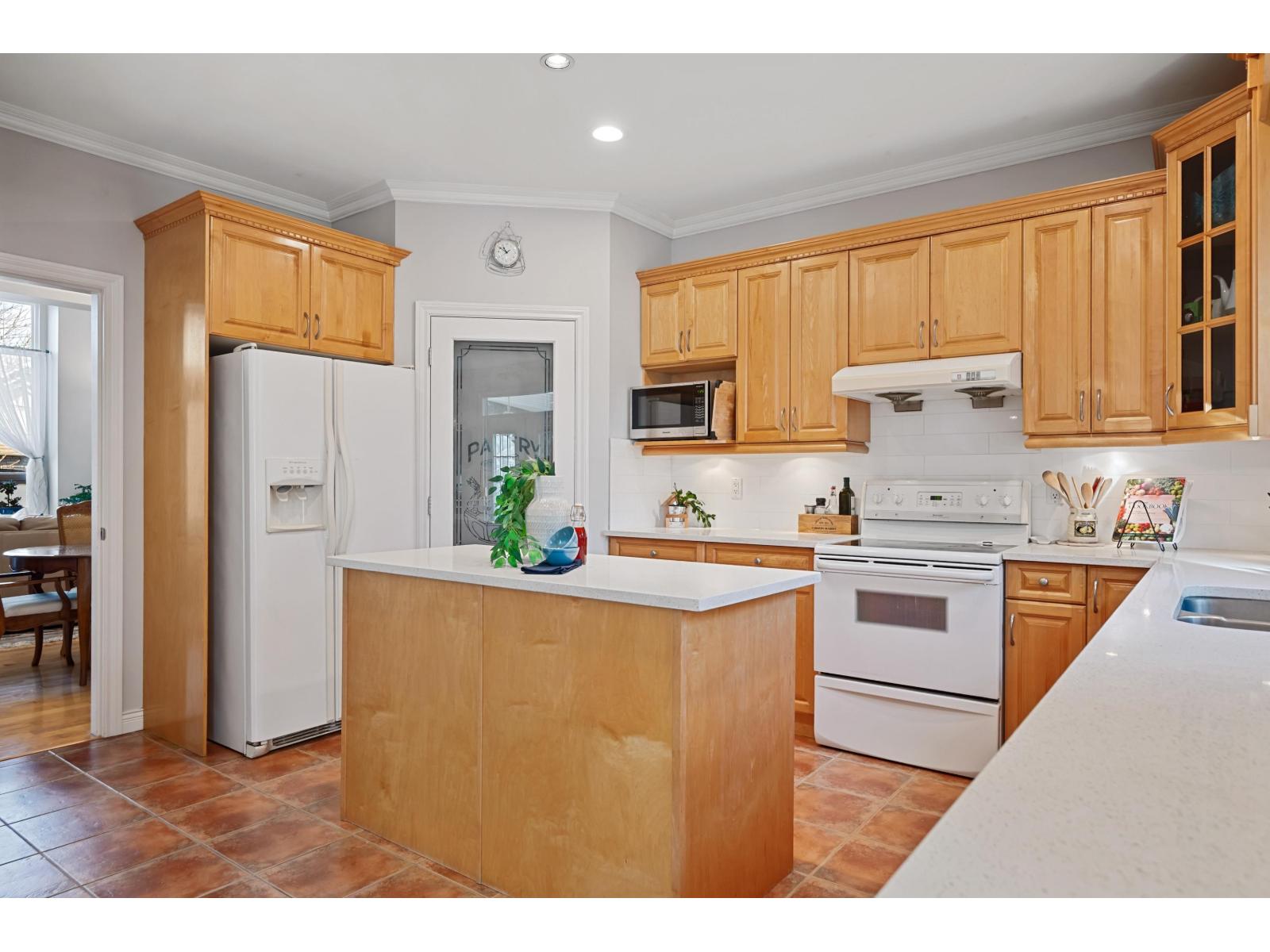 16958 80a Avenue, Surrey, British Columbia  V4N 4Y7 - Photo 6 - R3080682