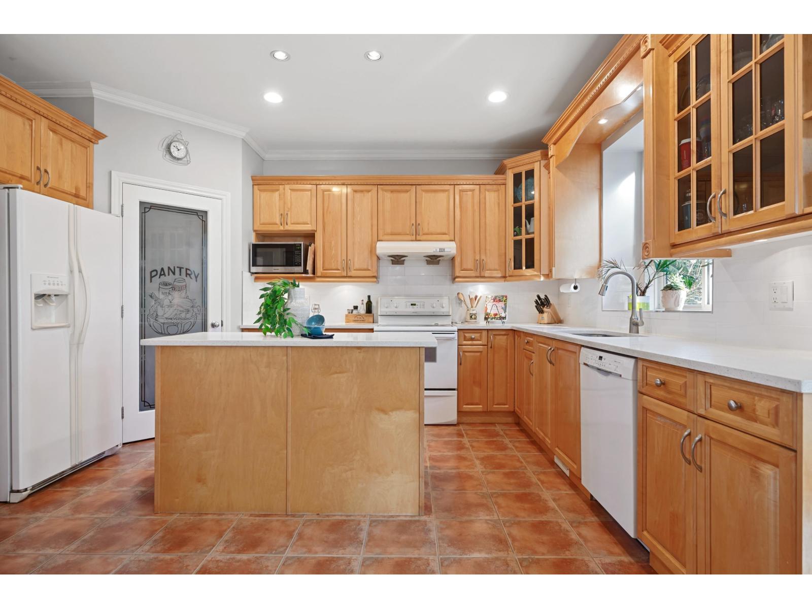 16958 80a Avenue, Surrey, British Columbia  V4N 4Y7 - Photo 8 - R3080682