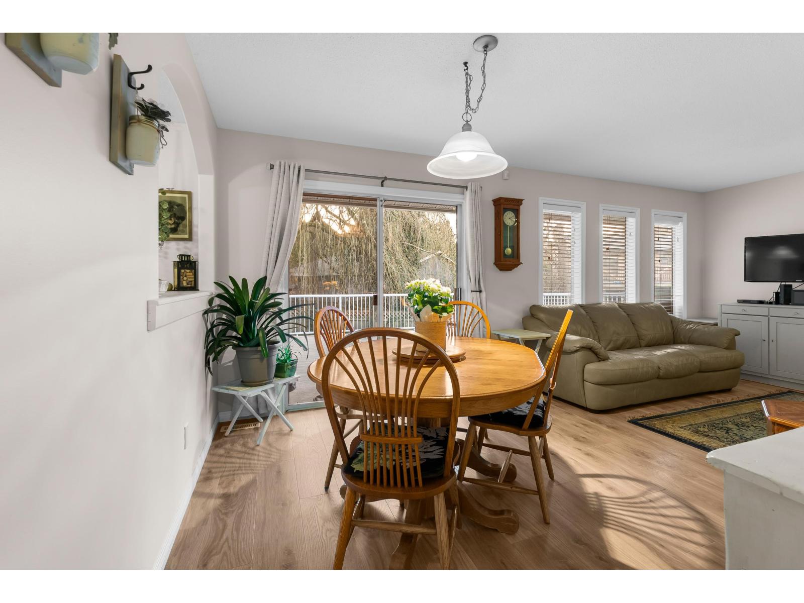 32864 Capilano Place, Abbotsford, British Columbia  V2S 7B4 - Photo 8 - R3081325