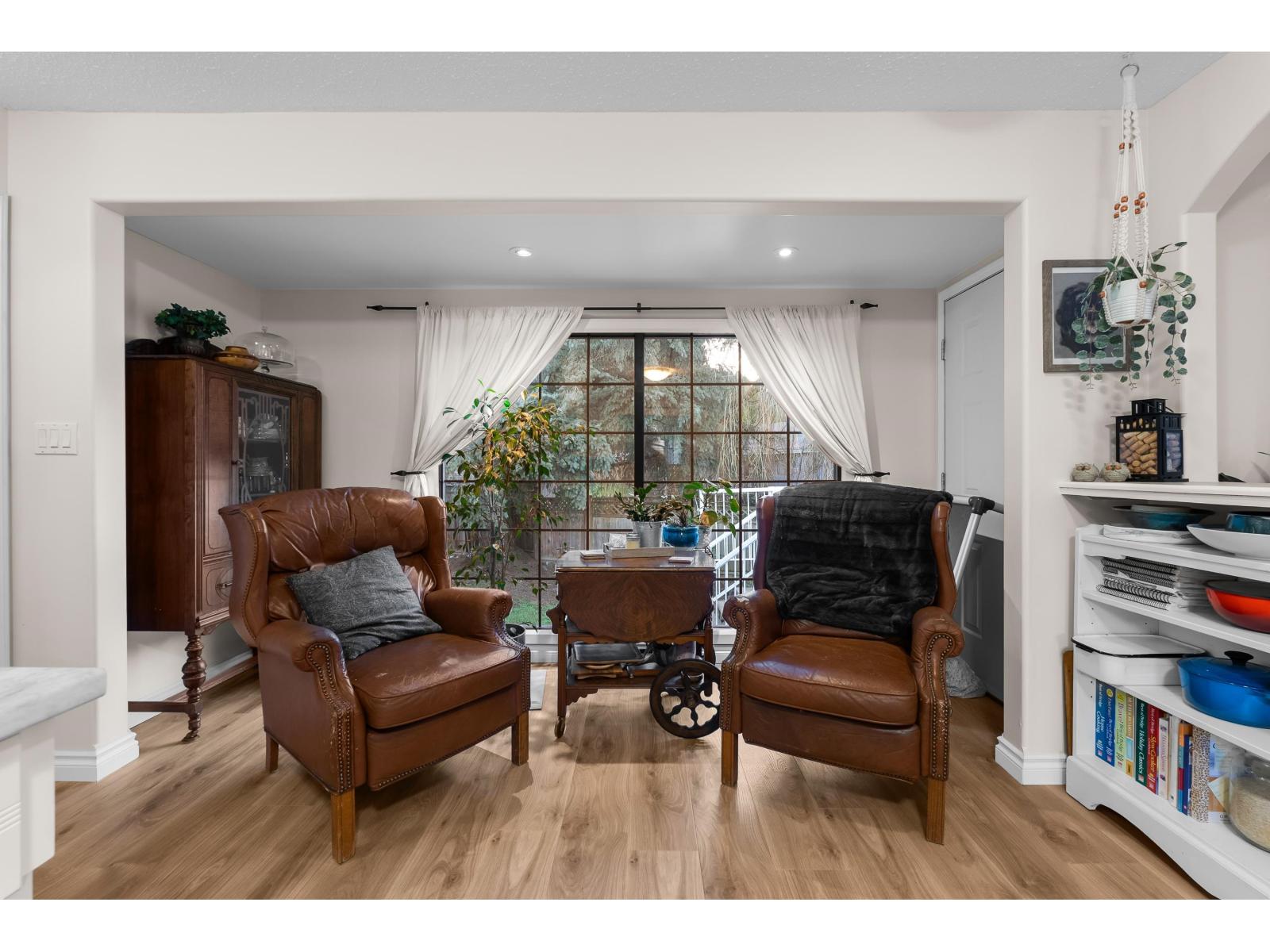 32864 Capilano Place, Abbotsford, British Columbia  V2S 7B4 - Photo 6 - R3081325