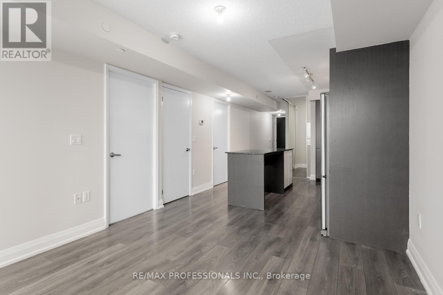 606 - 9 Valhalla Inn Road, Toronto, Ontario  M9B 0B2 - Photo 13 - W12723602