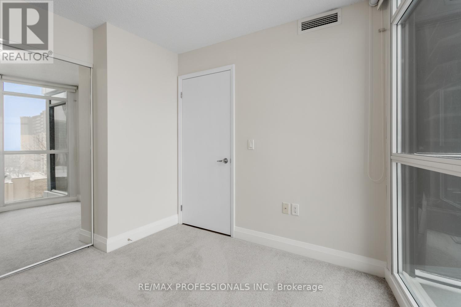 606 - 9 Valhalla Inn Road, Toronto, Ontario  M9B 0B2 - Photo 23 - W12723602