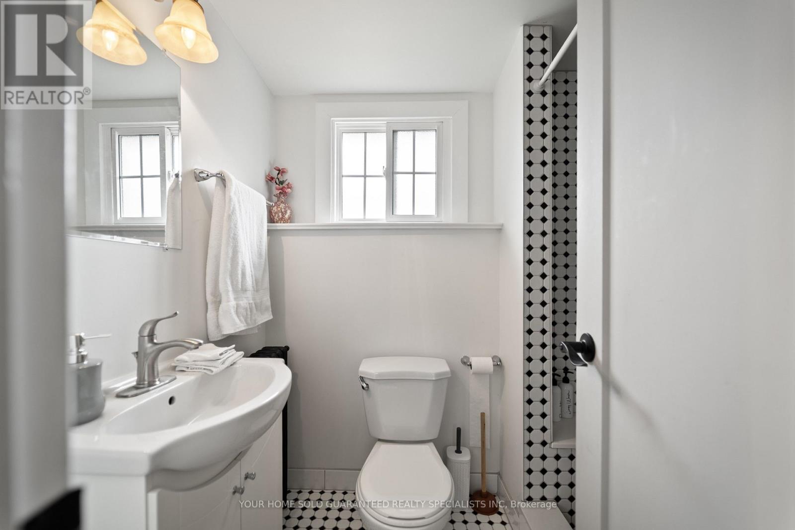 2014 Edinburg Drive, Burlington, Ontario  L7R 2C9 - Photo 24 - W12723608