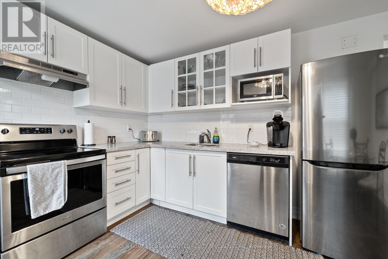 2014 Edinburg Drive, Burlington, Ontario  L7R 2C9 - Photo 34 - W12723608