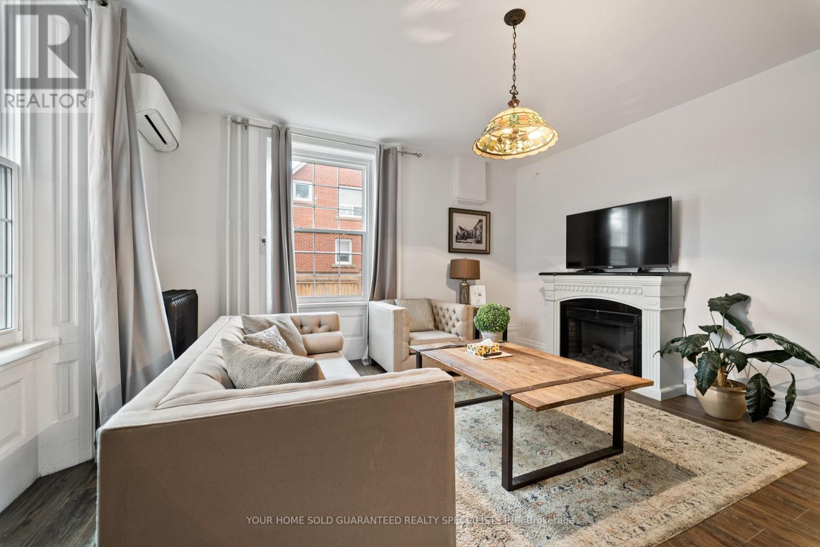 2014 Edinburg Drive, Burlington, Ontario  L7R 2C9 - Photo 5 - W12723608