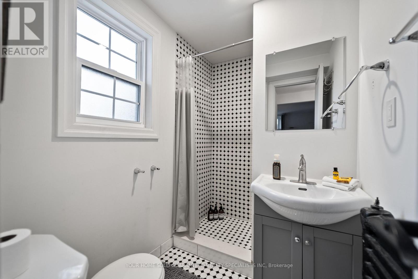 2014 Edinburg Drive, Burlington, Ontario  L7R 2C9 - Photo 8 - W12723608