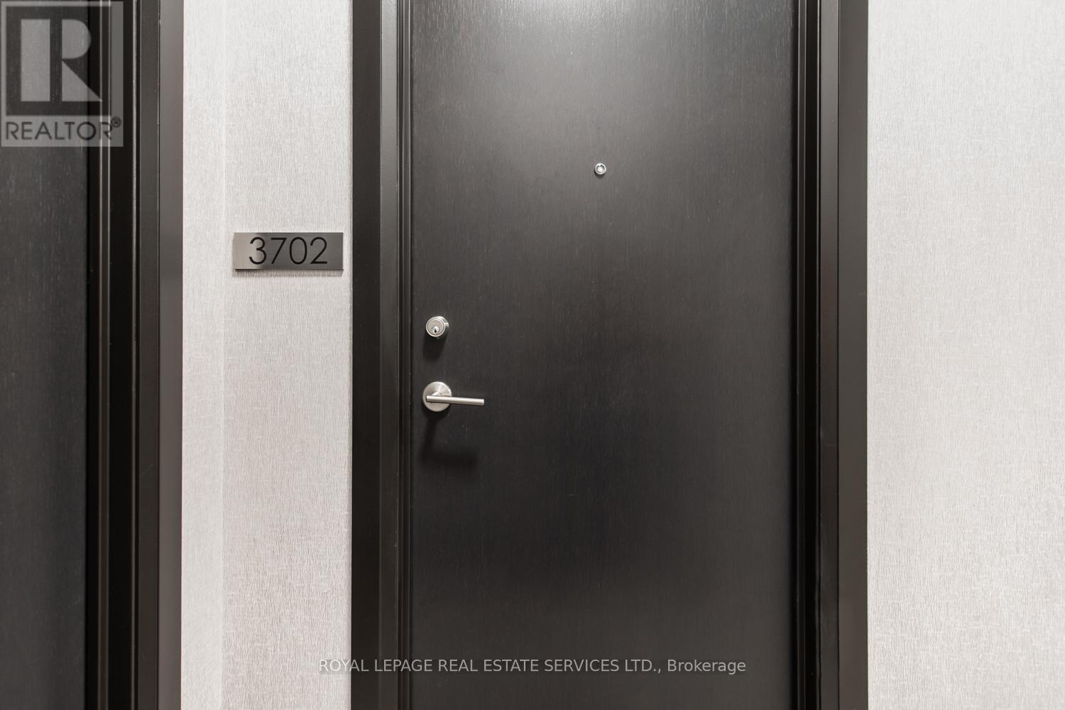 3702 - 3504 Hurontario Street, Mississauga, Ontario  L5B 0B9 - Photo 3 - W12723678