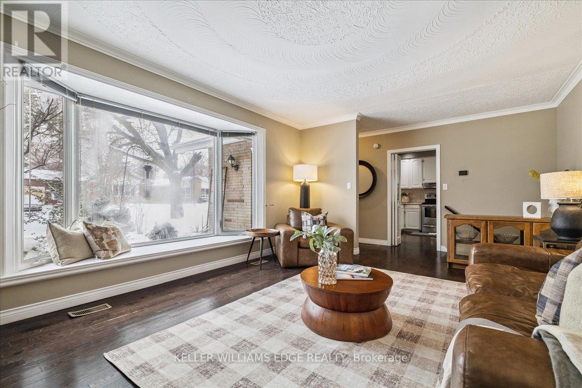 359 Pepper Drive, Burlington, Ontario  L7R 3C8 - Photo 10 - W12723686