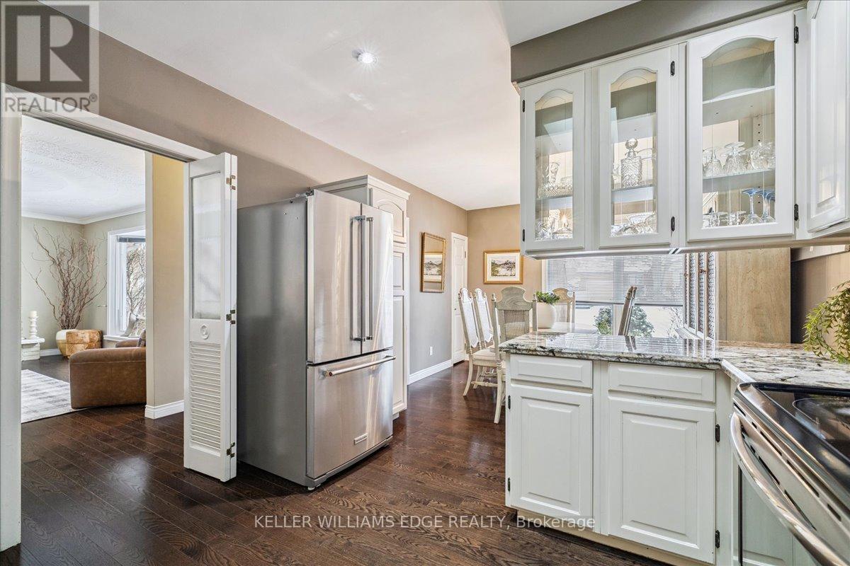 359 Pepper Drive, Burlington, Ontario  L7R 3C8 - Photo 18 - W12723686