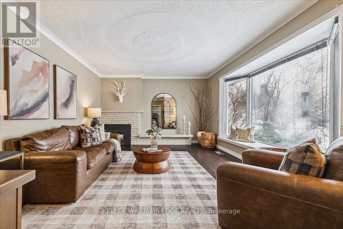 359 Pepper Drive, Burlington, Ontario  L7R 3C8 - Photo 7 - W12723686