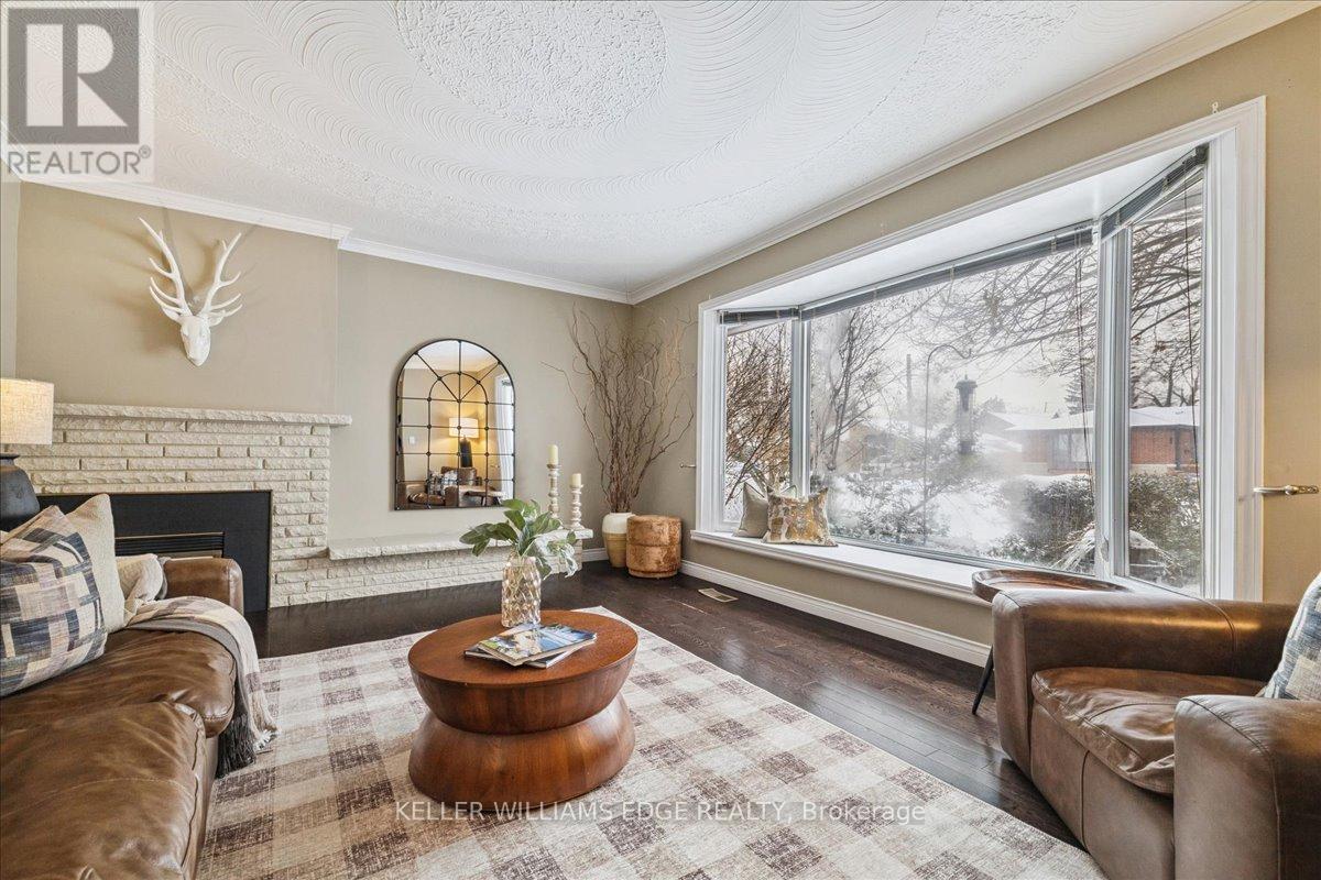 359 Pepper Drive, Burlington, Ontario  L7R 3C8 - Photo 8 - W12723686