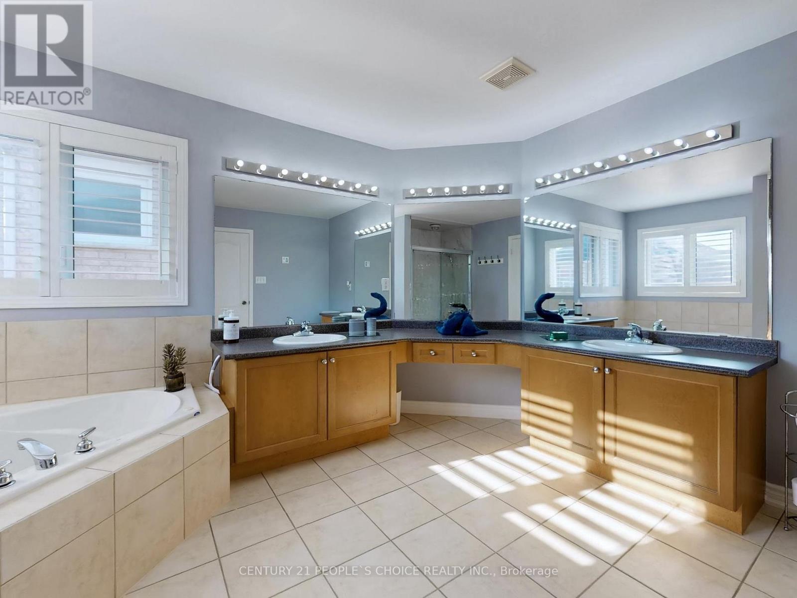 230 Edenbrook Hill Drive, Brampton, Ontario  L7A 2W7 - Photo 36 - W12723734