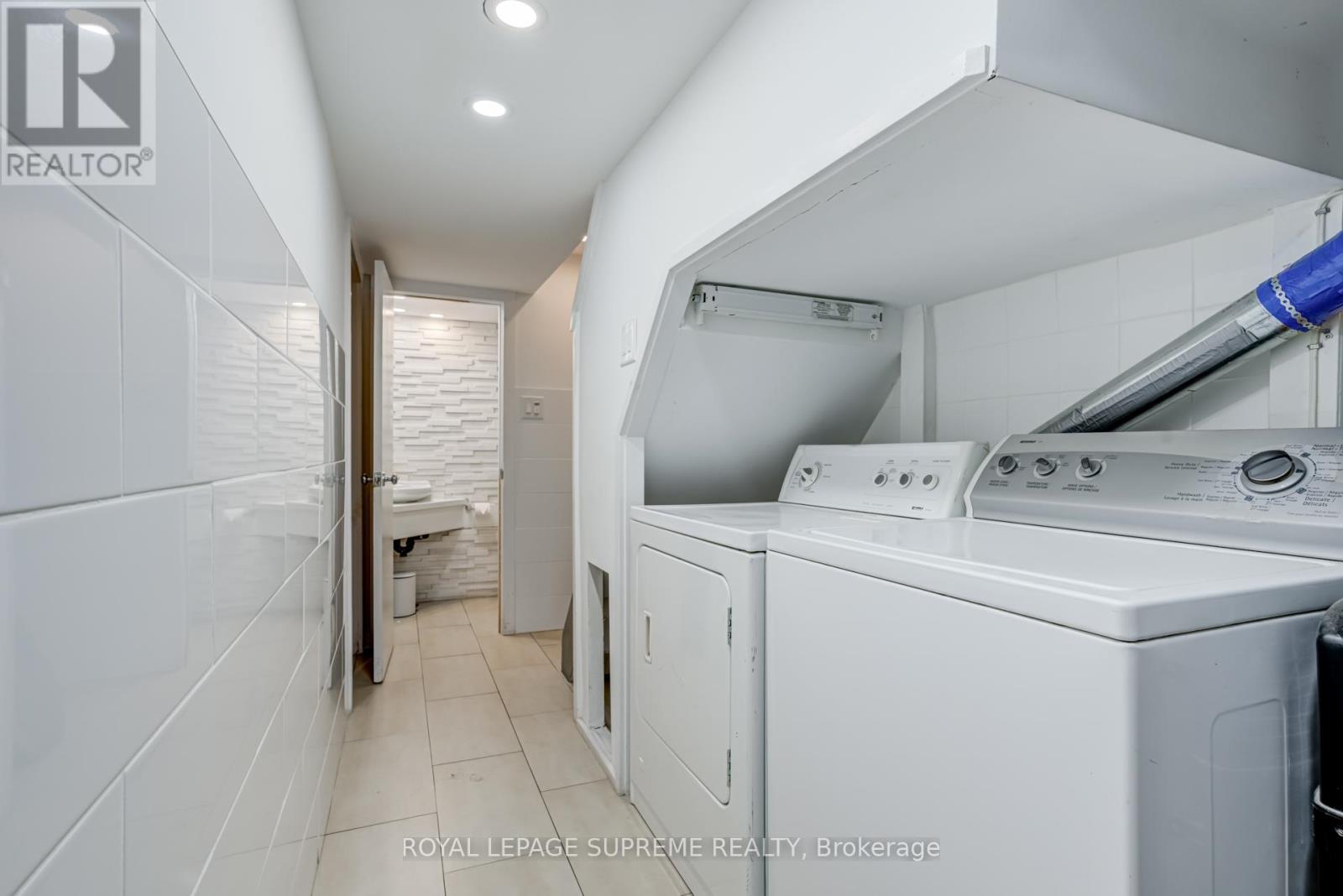 1 - 118 Runnymede Road, Toronto, Ontario  M6S 2Y3 - Photo 18 - W12723796