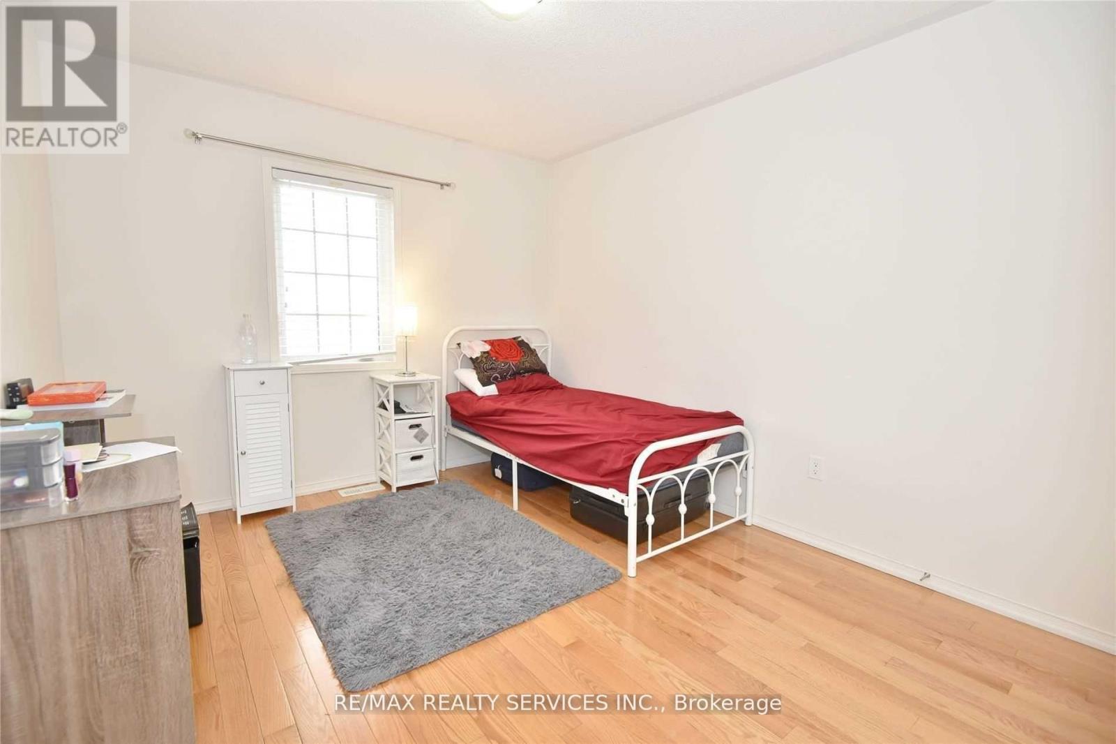 43 Sussexvale Drive, Brampton, Ontario  L6R 3R5 - Photo 17 - W12723816