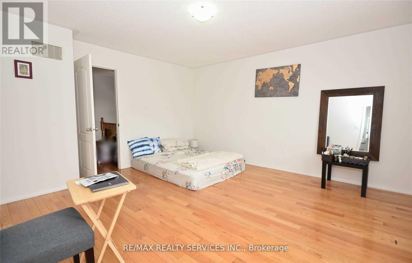 43 Sussexvale Drive, Brampton, Ontario  L6R 3R5 - Photo 20 - W12723816