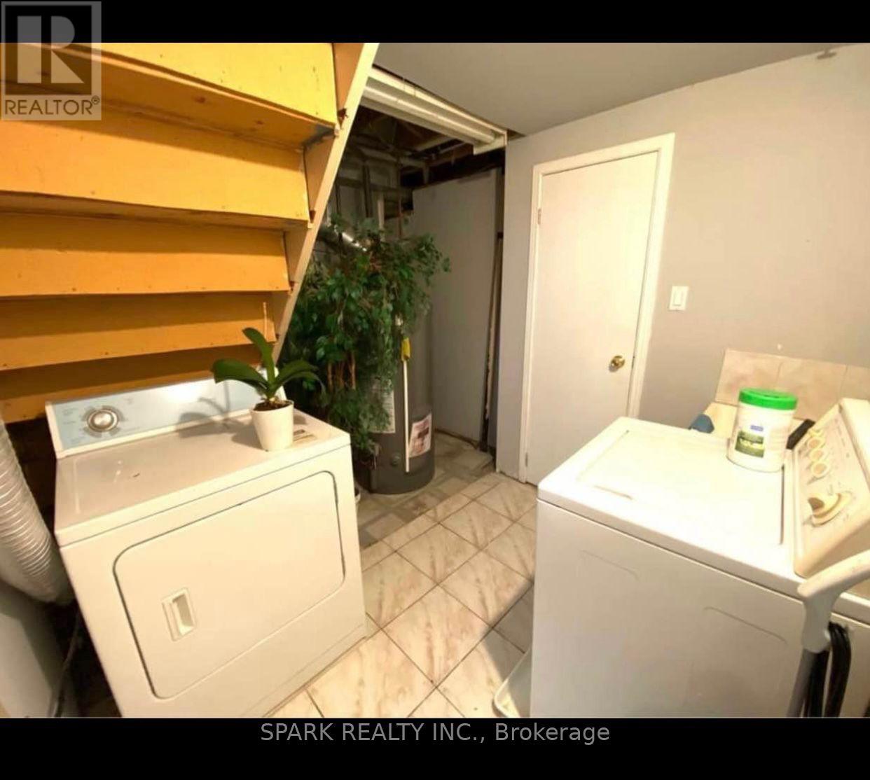 6395 Millers Grove, Mississauga, Ontario  L5N 3M6 - Photo 9 - W12723830