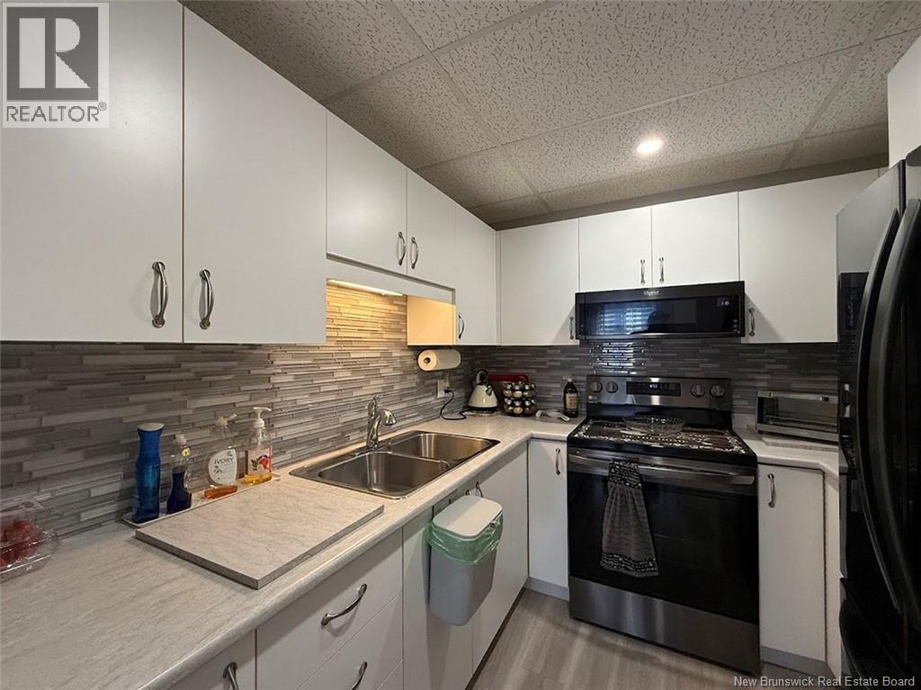 9 Sacre-Coeur Avenue Unit# 6, Edmundston, New Brunswick  E3V 4E3 - Photo 2 - NB132582